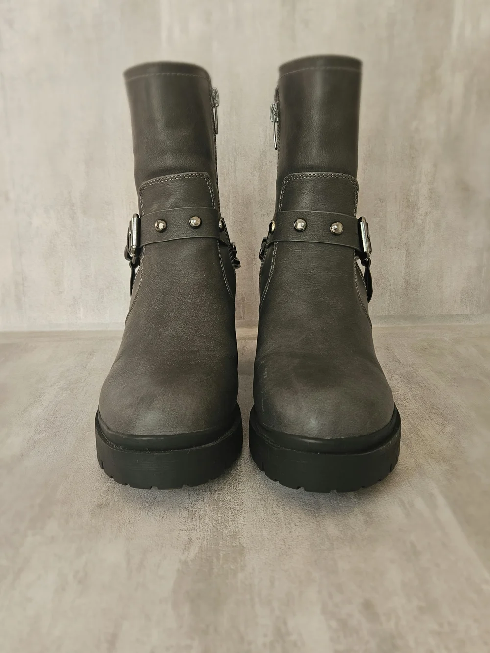 ​Nine West Grey Ankle Boots Chain & Stud Strap Chunky Heel Lug Sole Sz 8.5 M